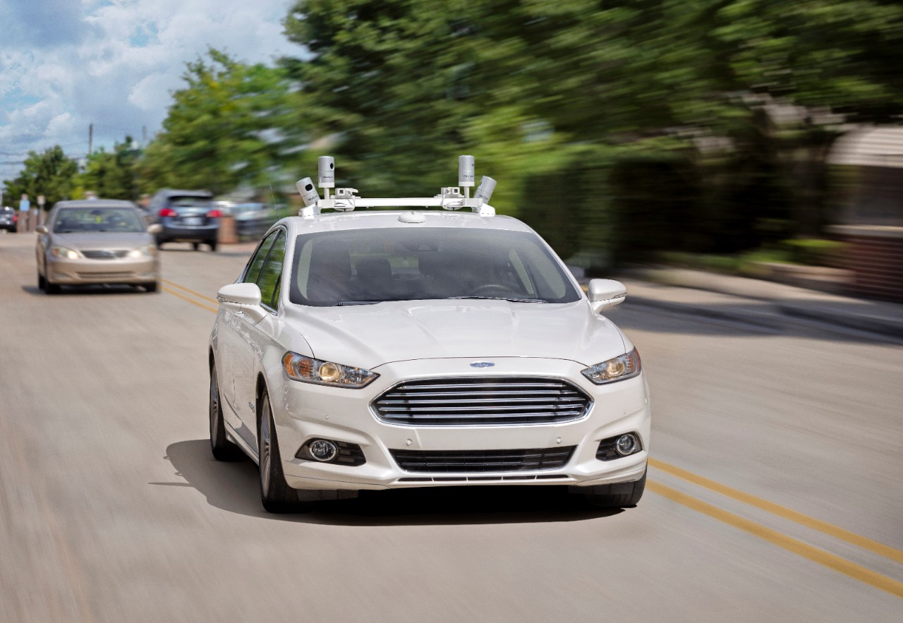 Ford выпустит автономный автомобиль без руля и педалей к 2021 году 