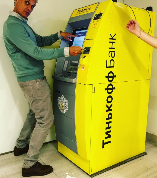 Тинькофф Банк запустил собственные банкоматы с системой распознавания лиц