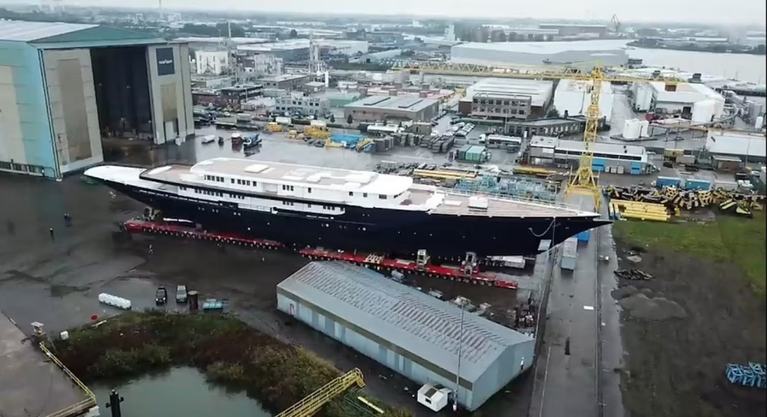 Ради новой яхты основателя Amazon в Роттердаме частично разберут столетний мост