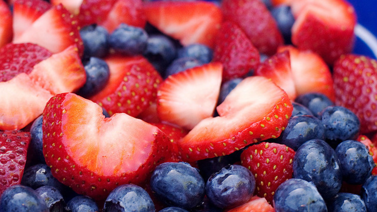 How many berries can you eat per day without harm to health - The Array Post