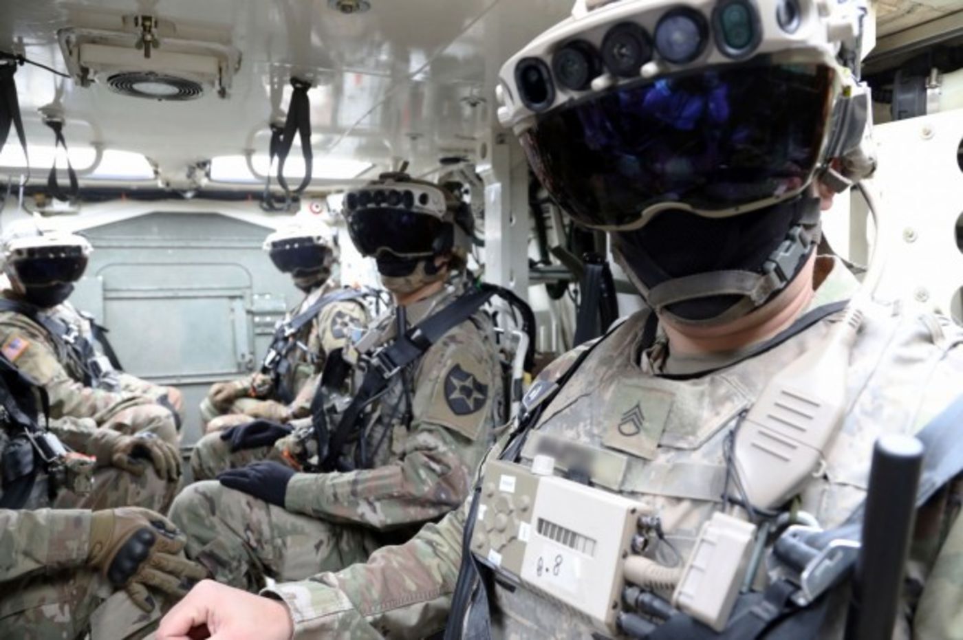 Боевые очки Microsoft получили разрешение на поставку в армию США