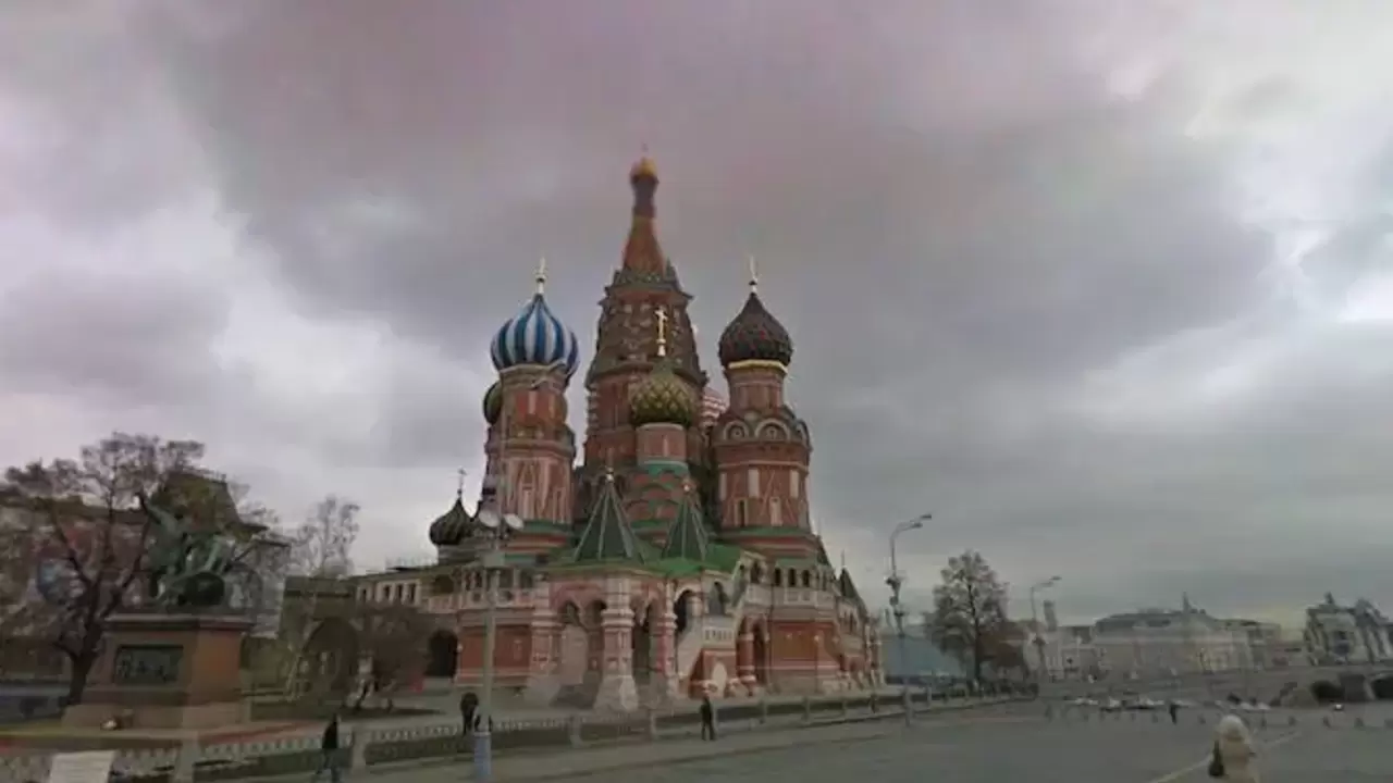 Удаленный город. Google Maps красная площадь.