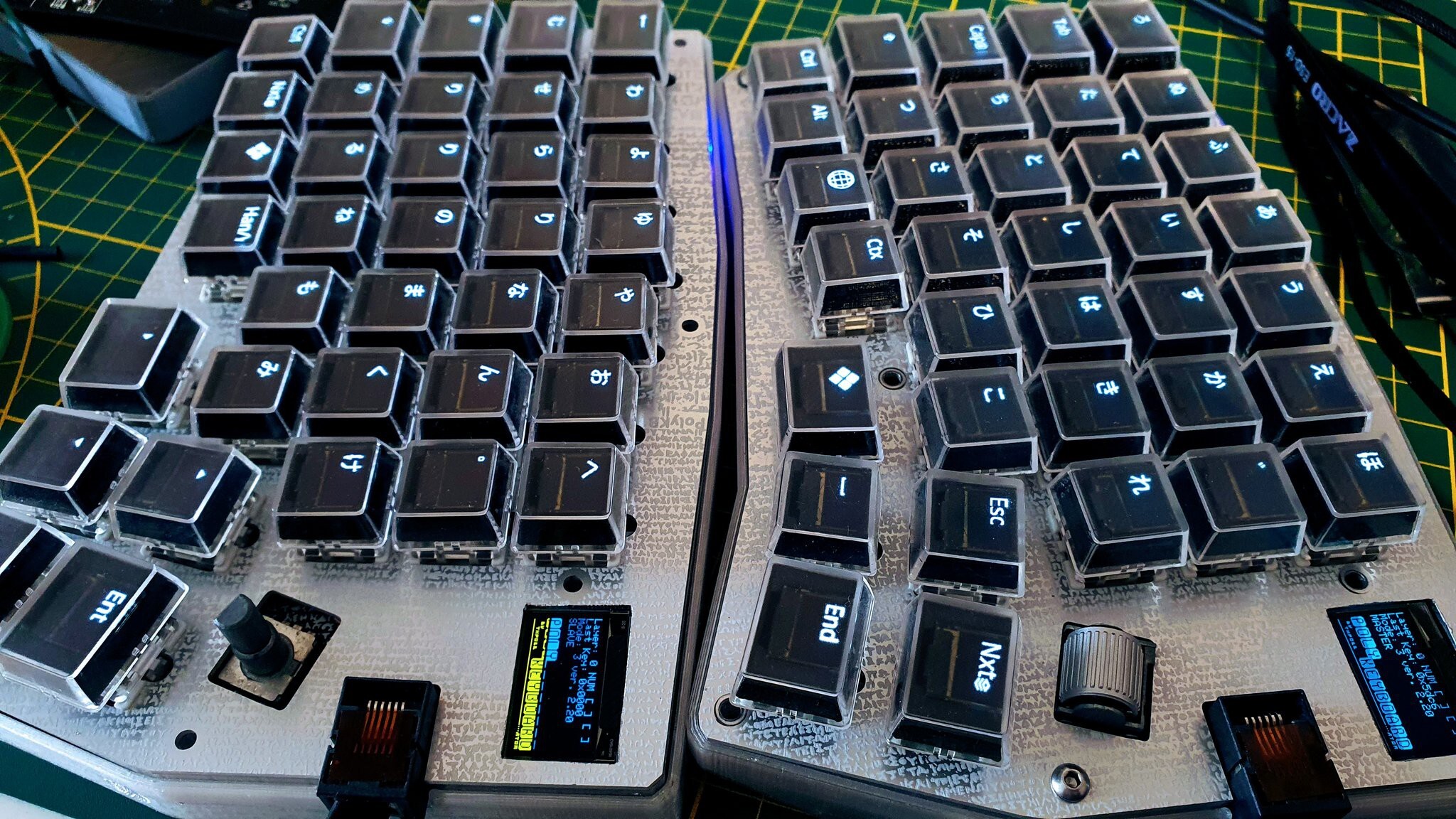 PolyKybd: клавиатура с OLED-дисплеями внутри каждой клавиши