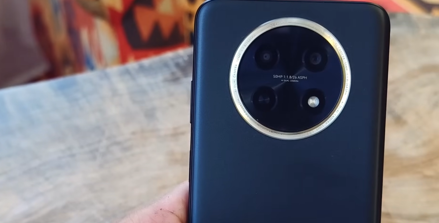    Huawei Mate 60 Pro  P60 Pro      Ferraru  