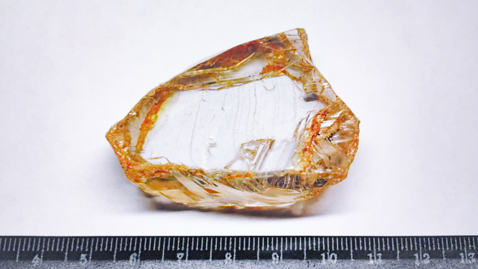 В Якутии нашли самый крупный за последние 10 лет алмаз ювелирного качества