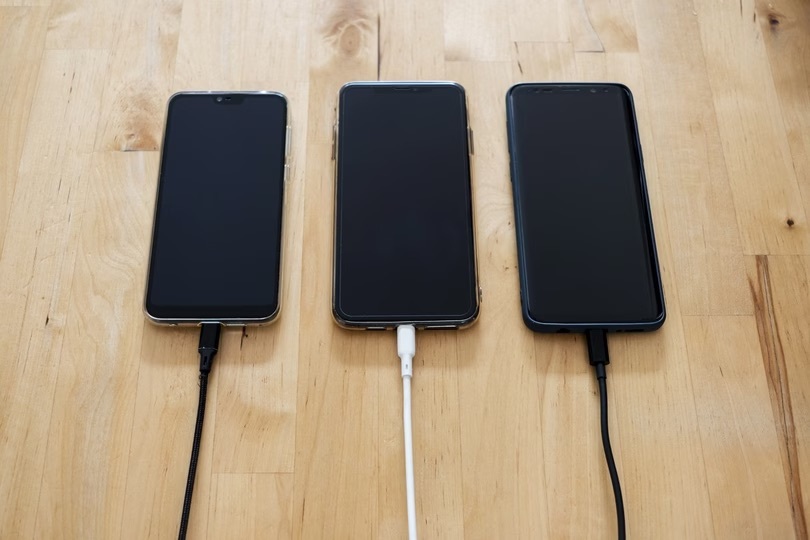 iPhone 15 оказались уязвимы перед некачественной зарядкой с USB-C