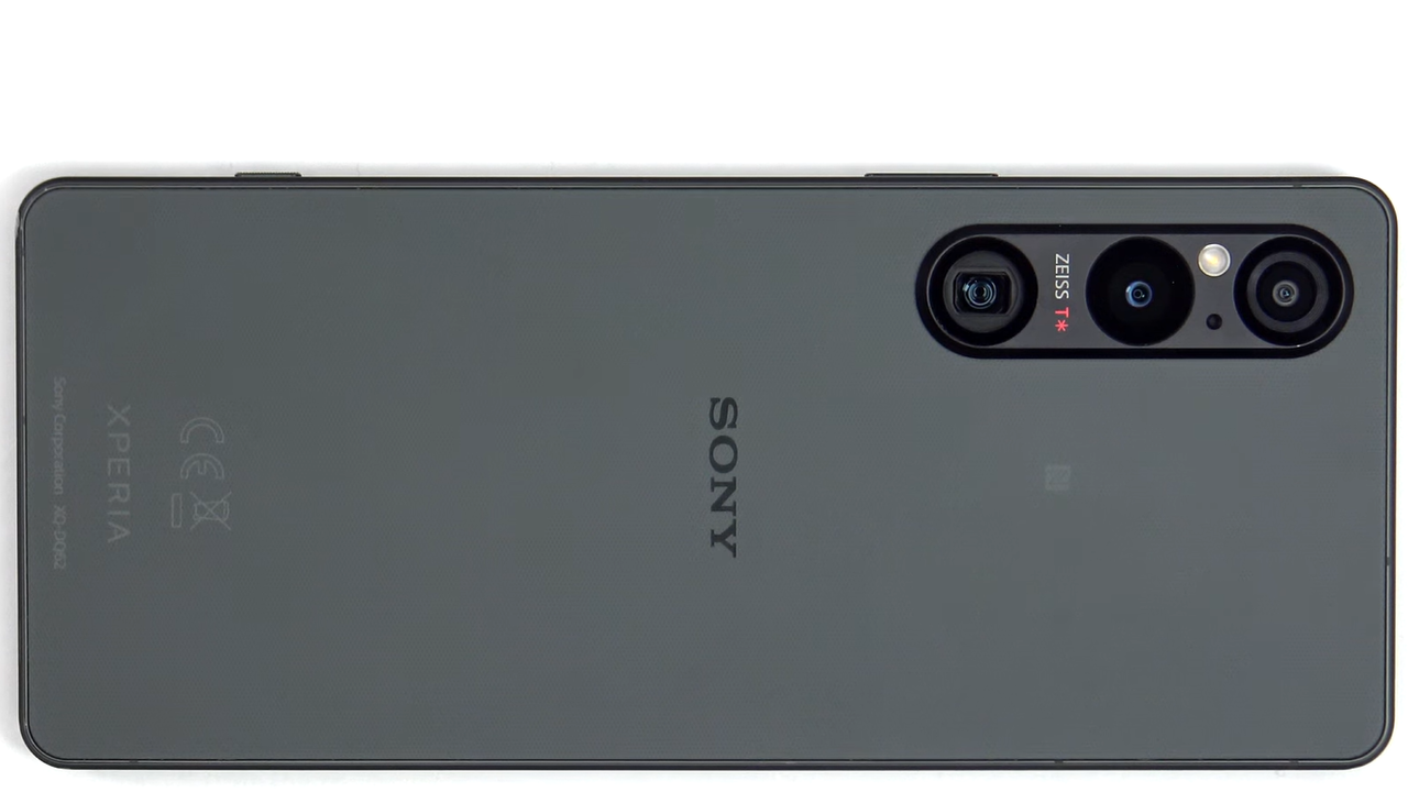 Флагманский Sony Xperia 1 V получил лишь 6 баллов из 10 за  ремонтопригодность — Ferra.ru