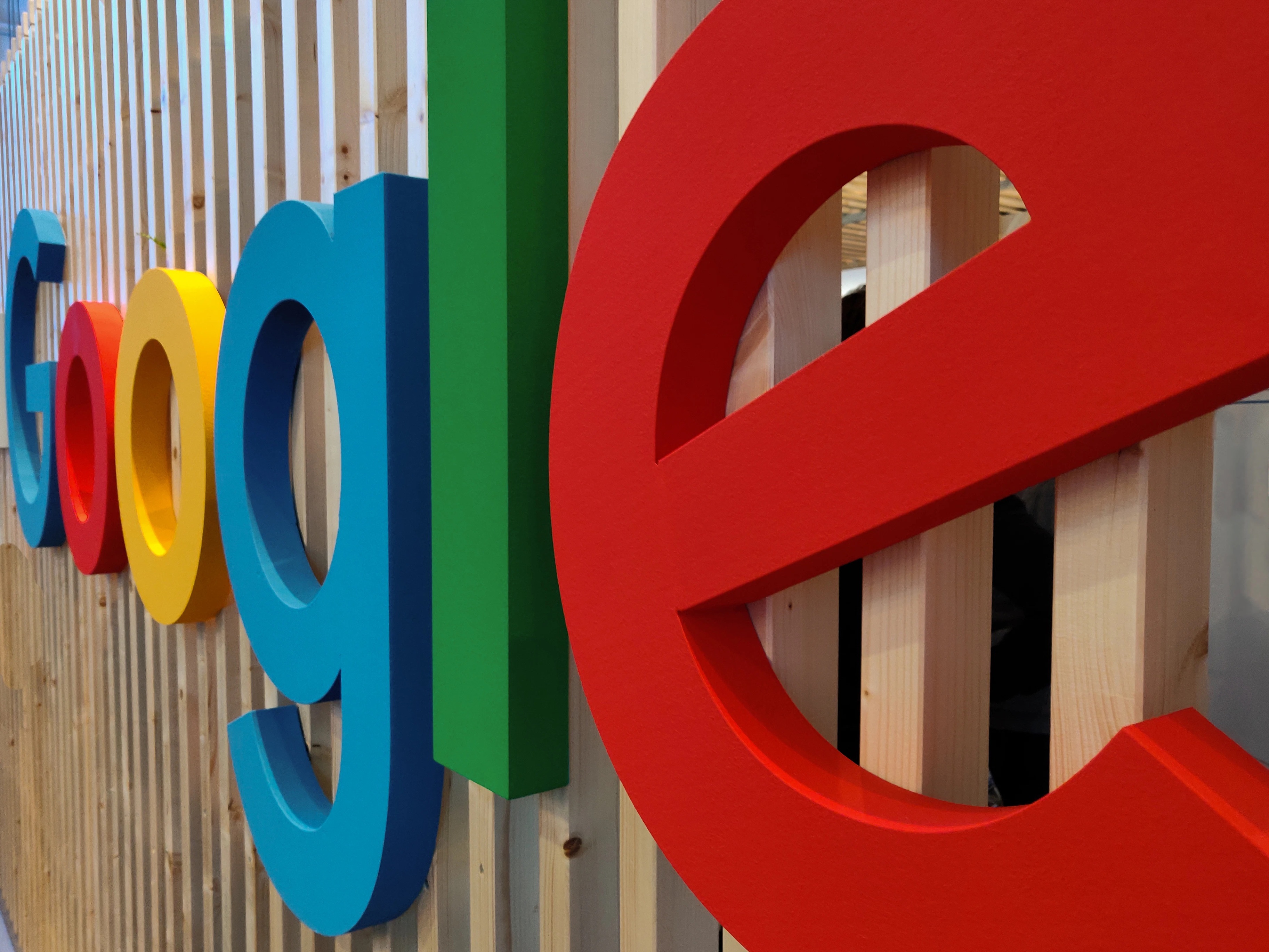 Google может ввести плату за поисковые функции на основе ИИ