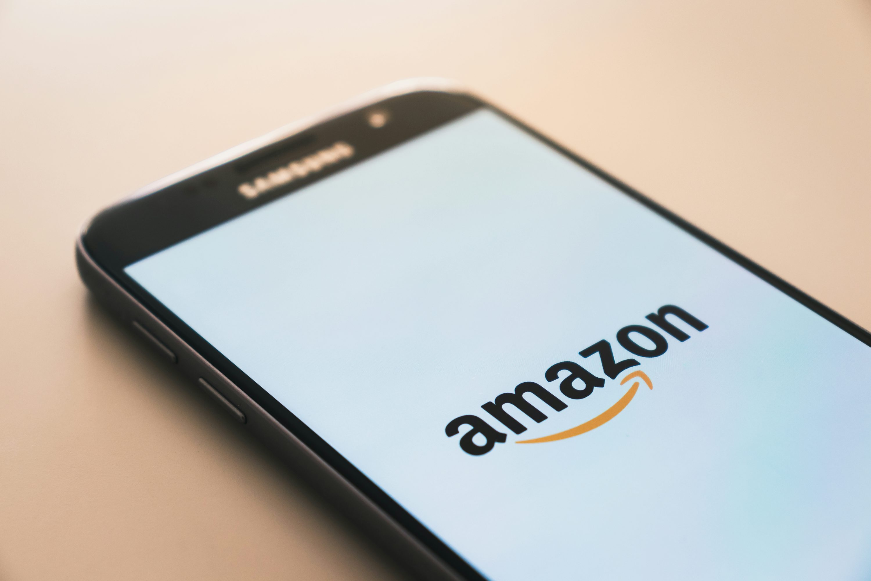 Amazon погнался за конкурентами: стоимость компании перевалила за $2 трлн