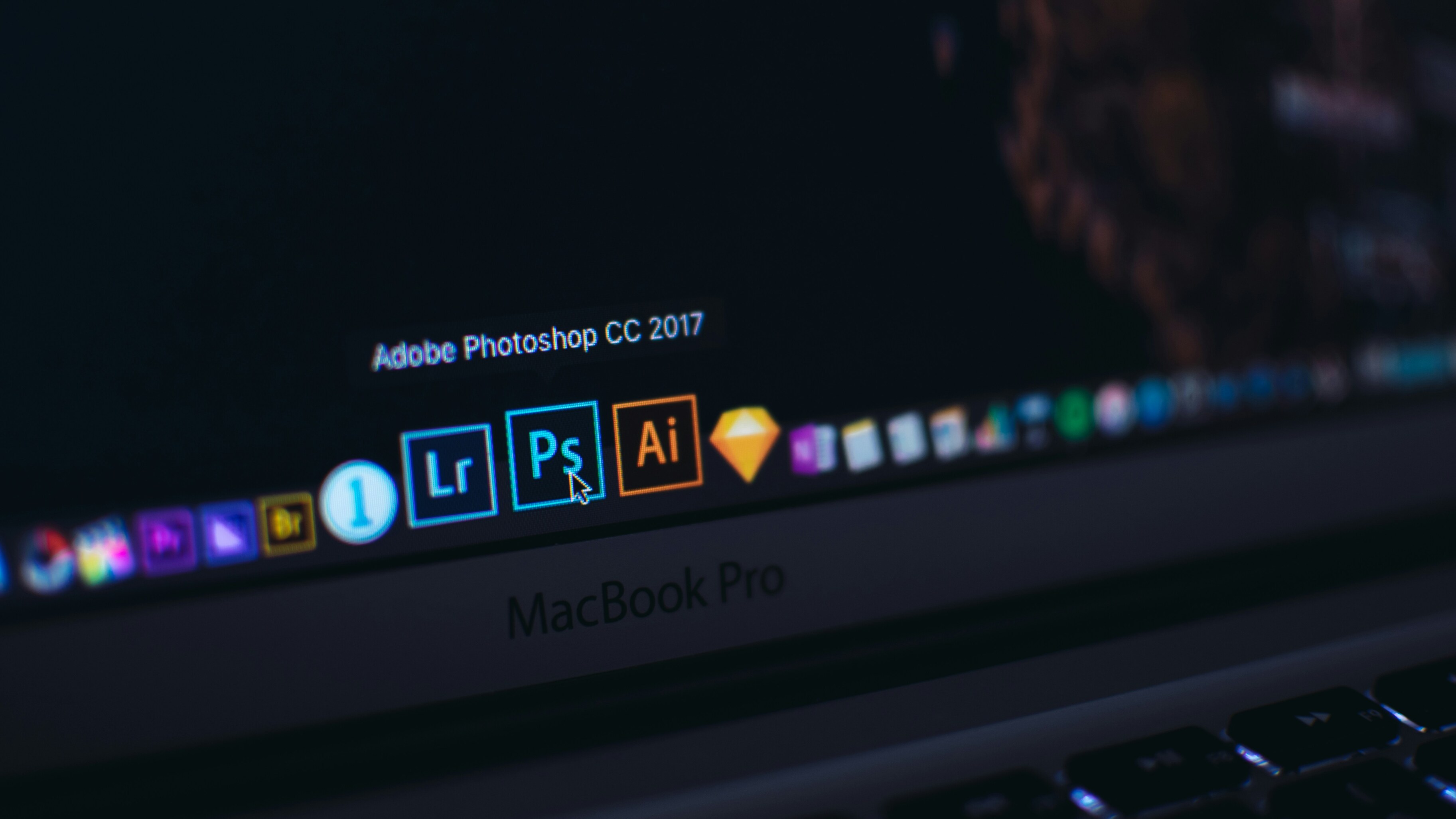 Adobe выпустила Photoshop для iPhone