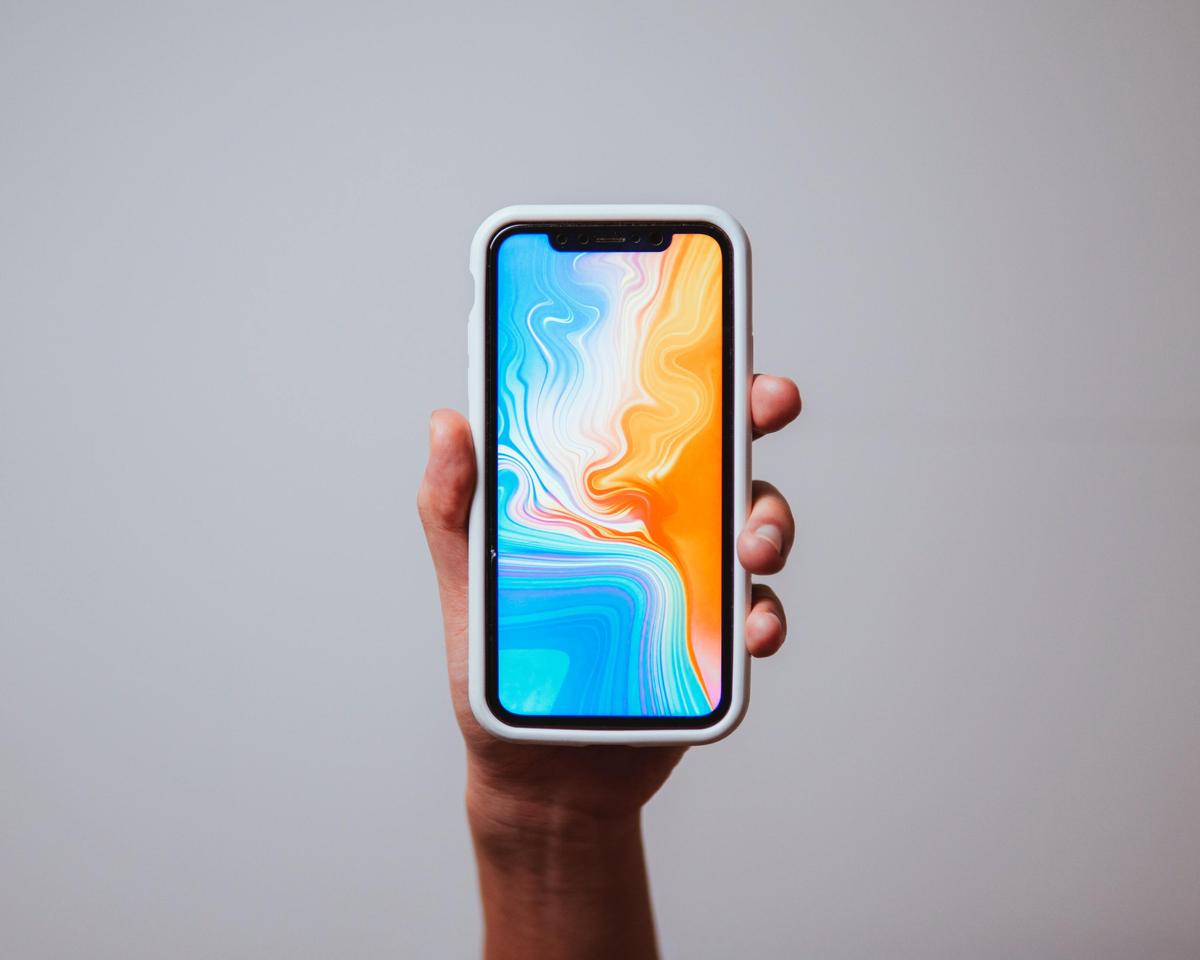 Apple начнёт выдавать клиентам iPhone XR на время ремонта смартфонов —  Ferra.ru