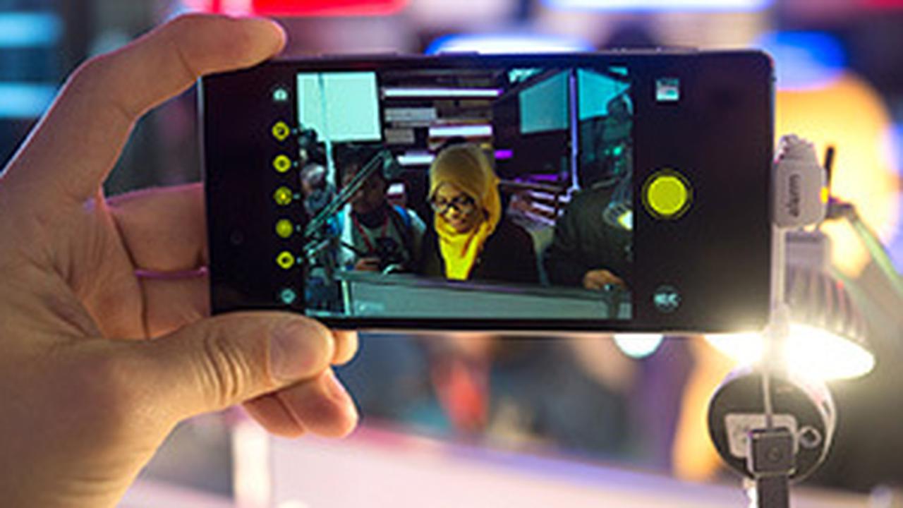 MWC 2015. Первый взгляд на смартфон-фотоаппарат Lenovo Vibe Shot и Pocket  Projector — Ferra.ru