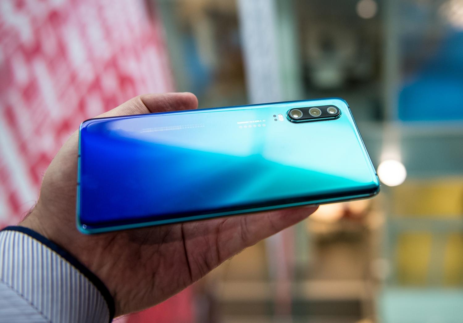 Смартфоны с лучшими в мире фотокамерами в 2019 г. Быстрый обзор Huawei P30  и P30 Pro — Ferra.ru